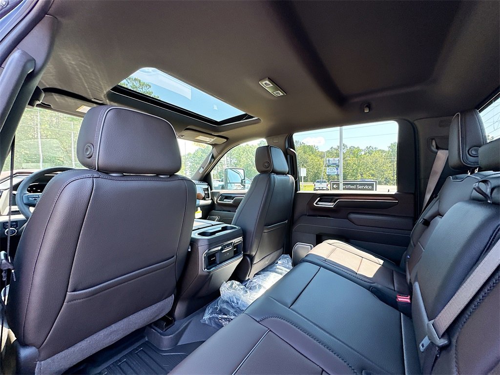 New 2025 GMC Sierra 2500 Denali w/ Denali Reserve Package image 4