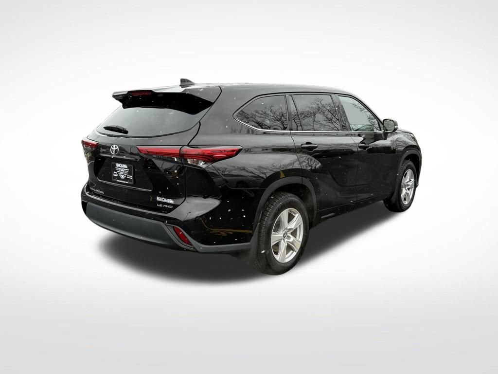 Used 2021 Toyota Highlander LE image 7