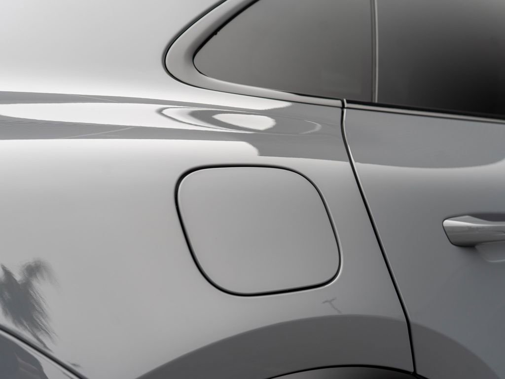 New 2025 Porsche Macan Turbo Electric image 15