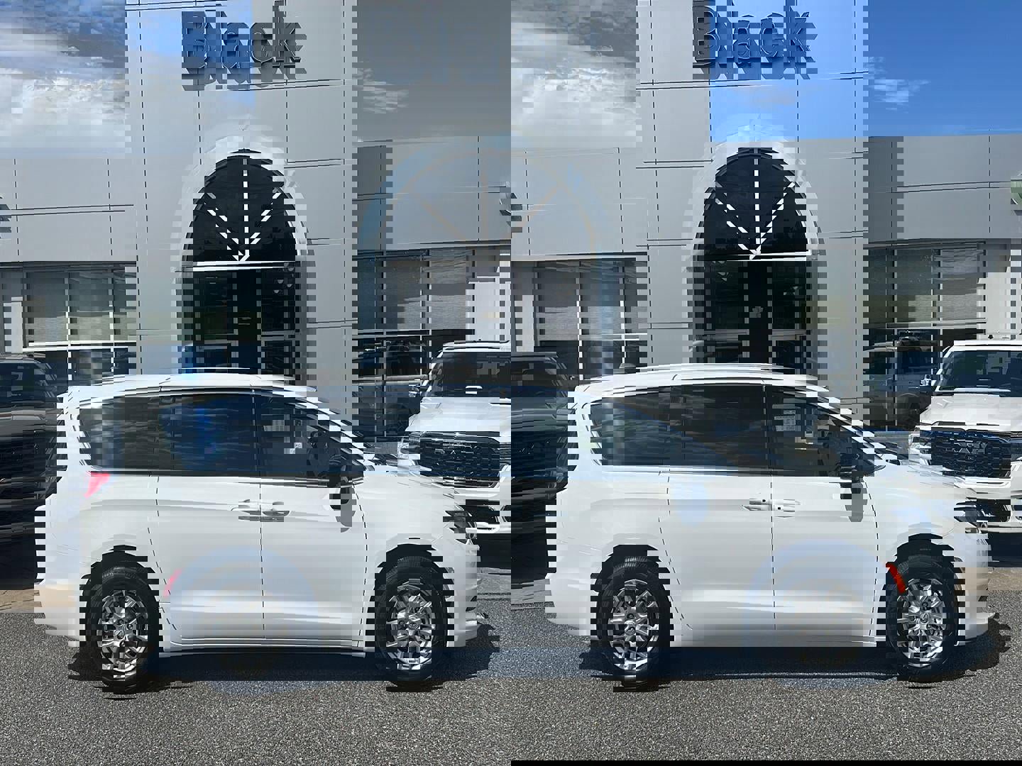 New 2026 Chrysler Voyager LX image 3