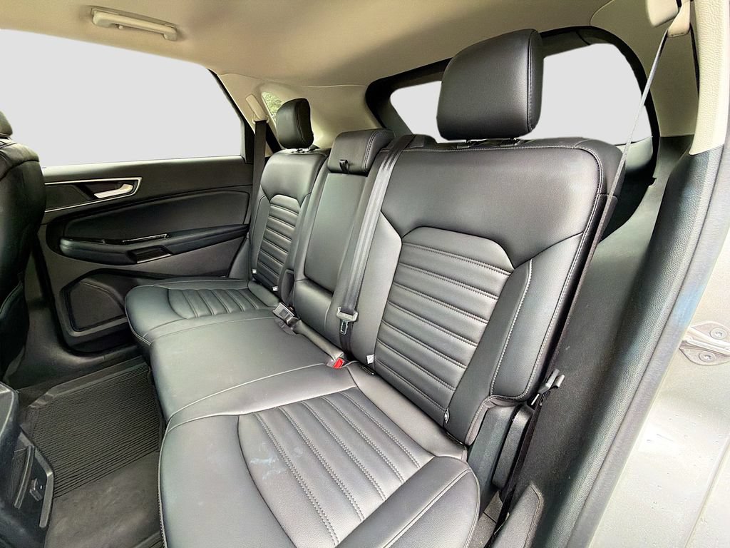 Used 2020 Ford Edge SEL w/ Cold Weather Package AWD/4WD image 25