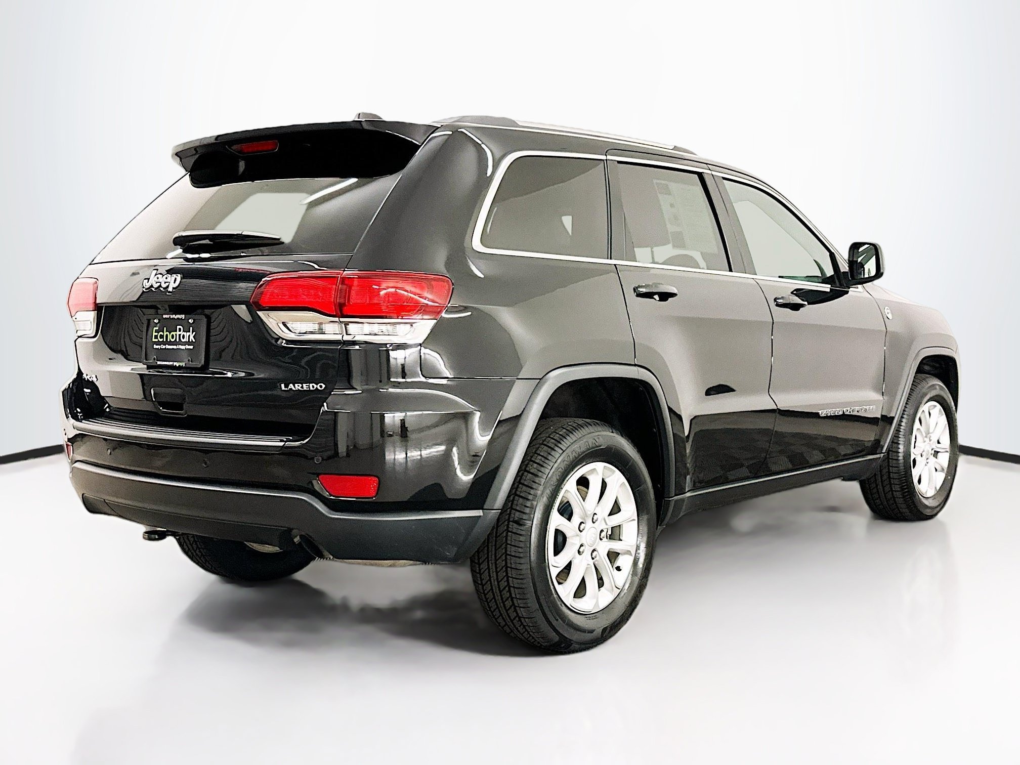 Used 2021 Jeep Grand Cherokee Laredo AWD/4WD image 9