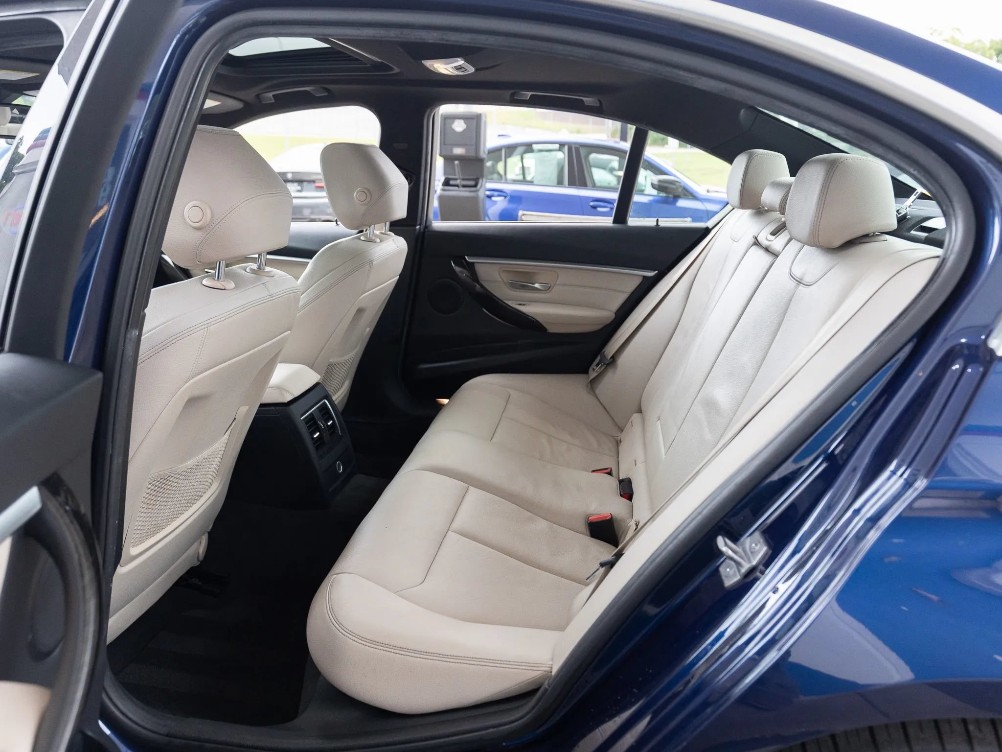 Used 2018 BMW 330i Sedan RWD image 29