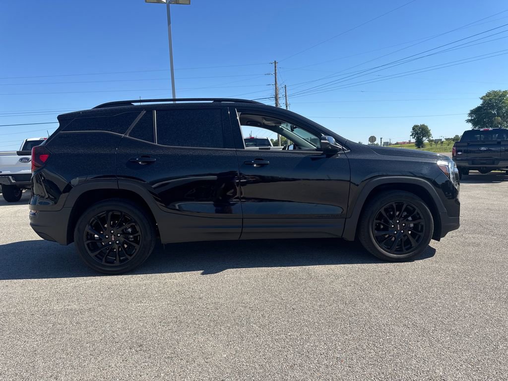 Used 2023 GMC Terrain SLT w/ Elevation Edition FWD image 7