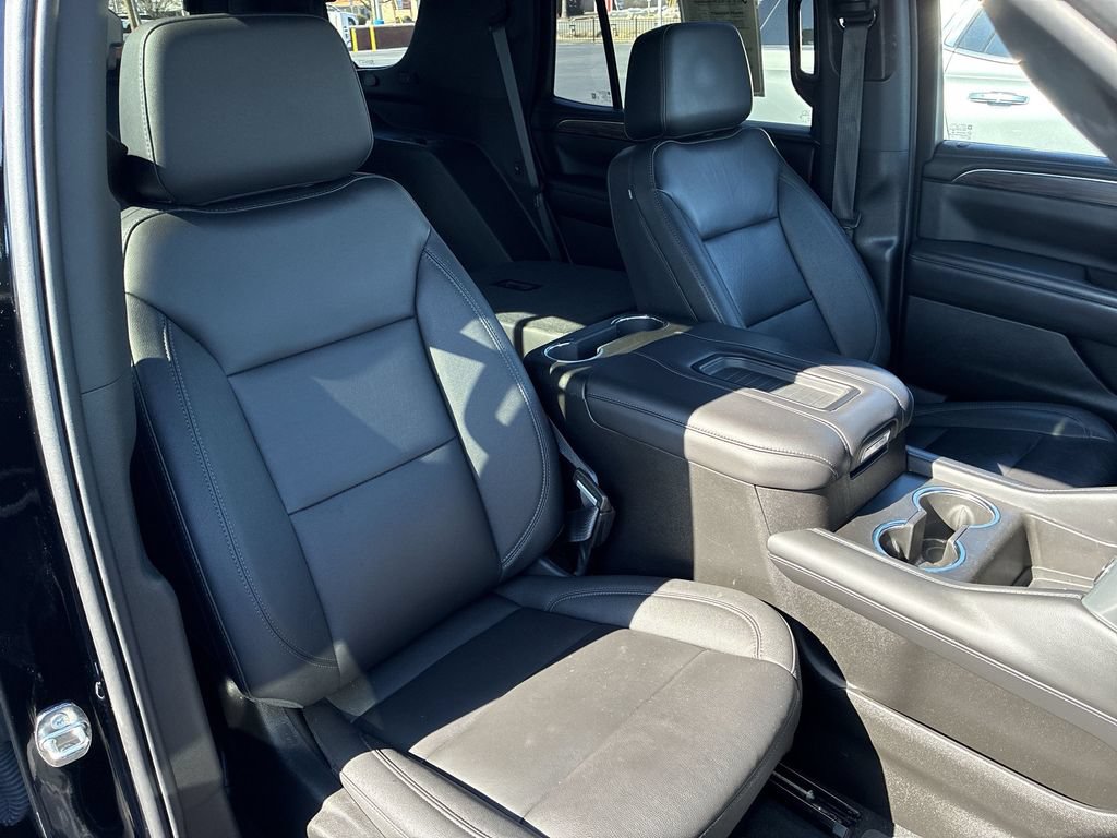 Used 2023 Chevrolet Tahoe Z71 w/ Luxury Package AWD/4WD image 23