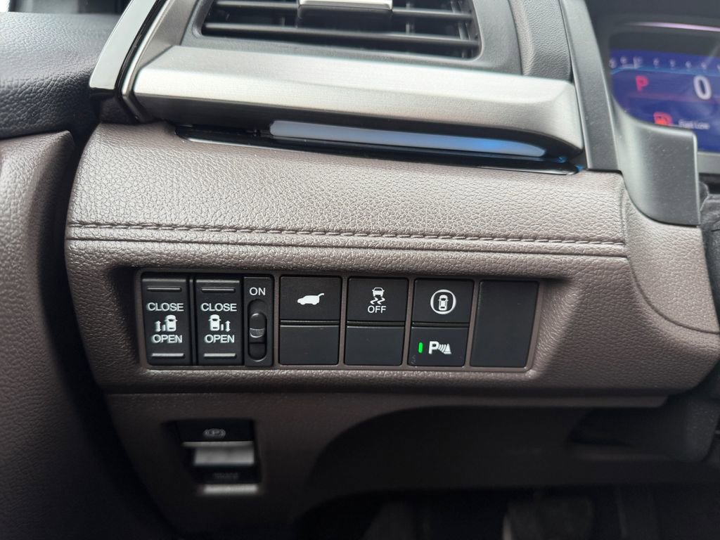 Used 2023 Honda Odyssey Touring image 19