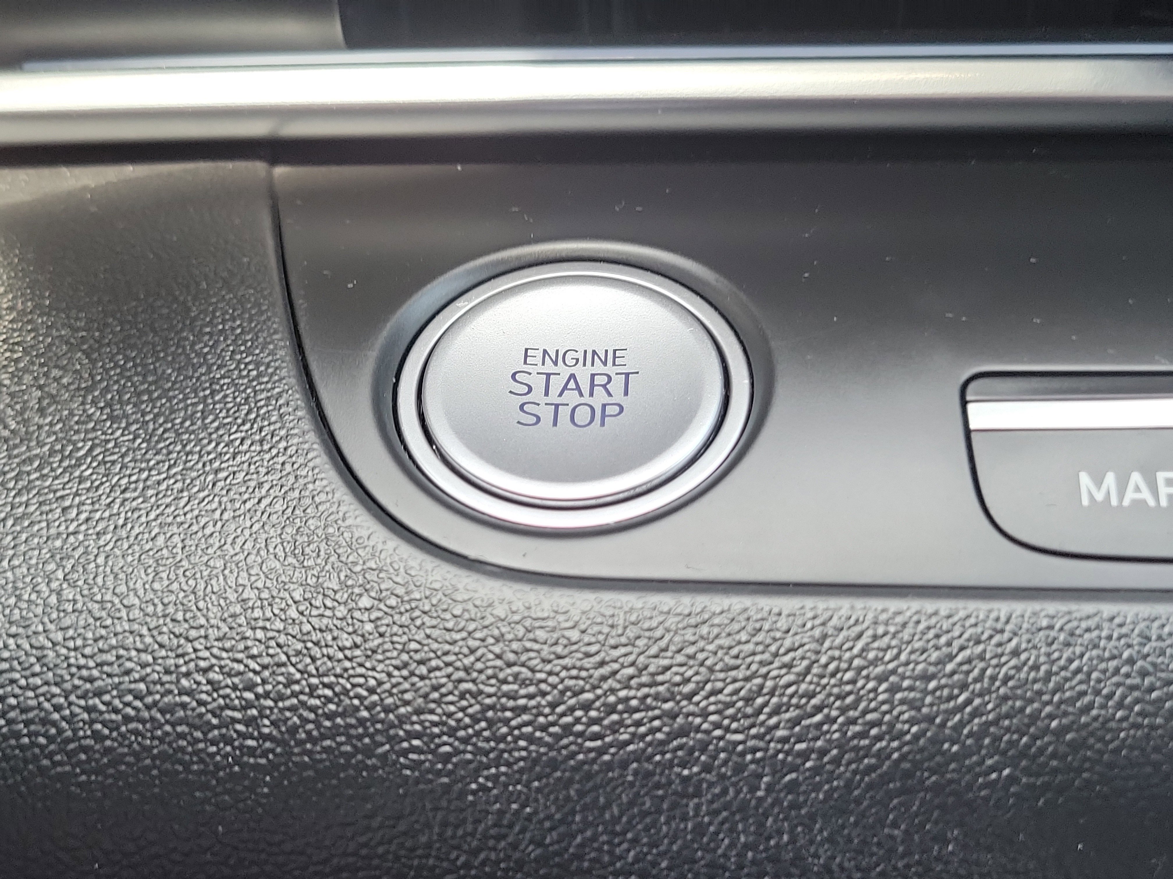 Certified 2025 Hyundai Elantra Limited image 14