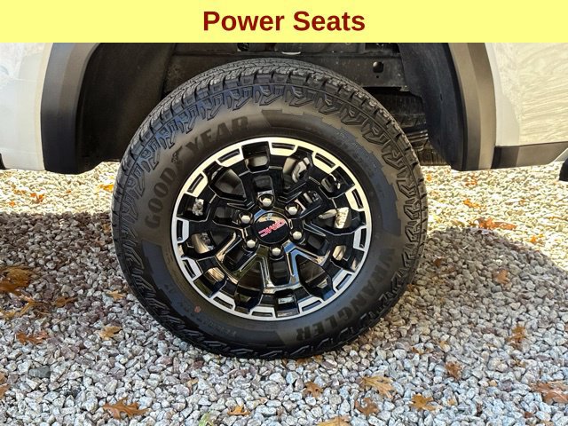 Used 2026 GMC Canyon AT4 AWD/4WD image 9