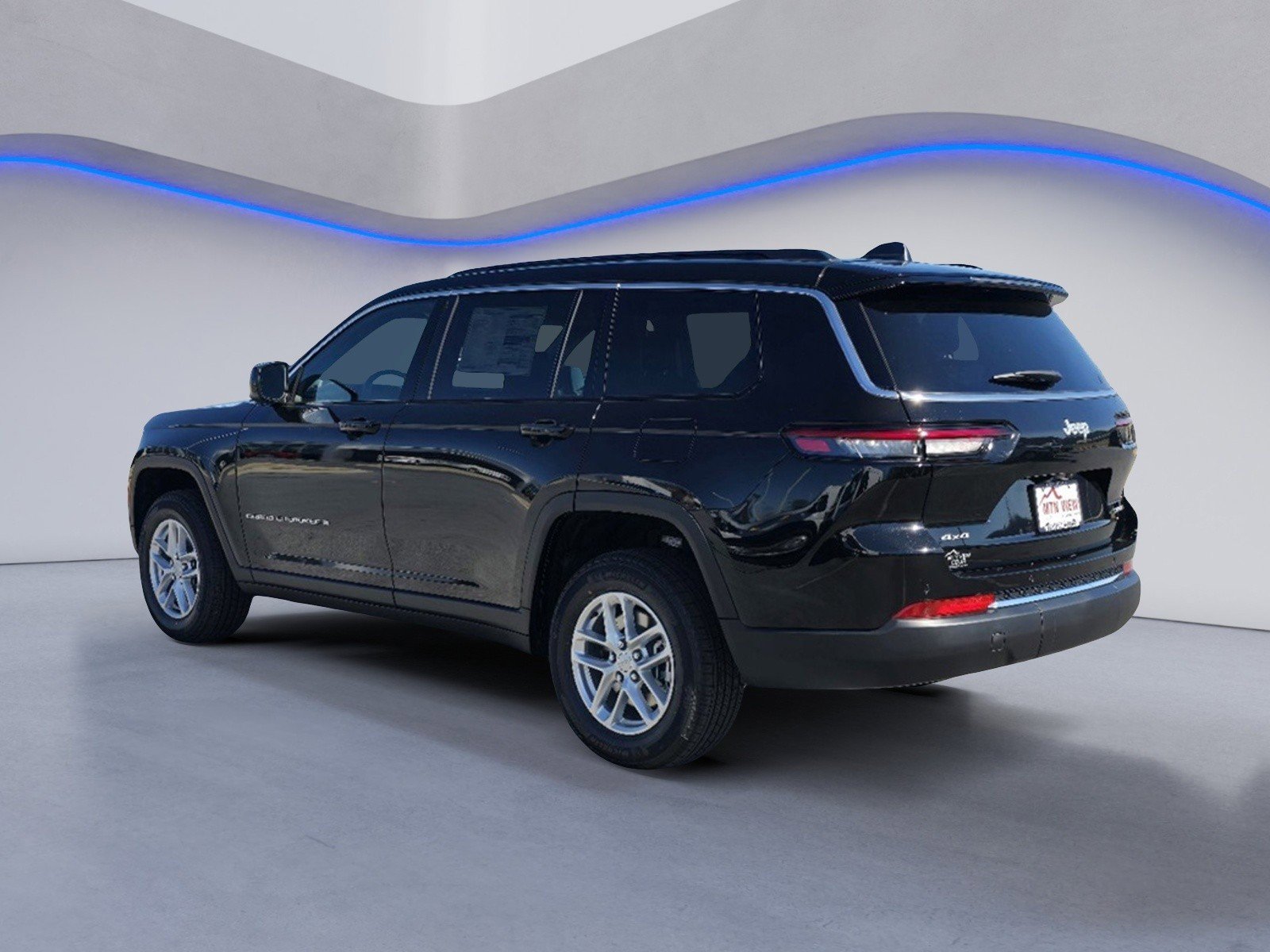 New 2025 Jeep Grand Cherokee L Laredo image 5