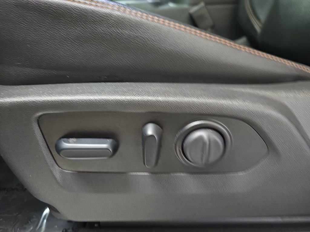 Used 2020 GMC Sierra 1500 AT4 w/ AT4 Premium Package image 28