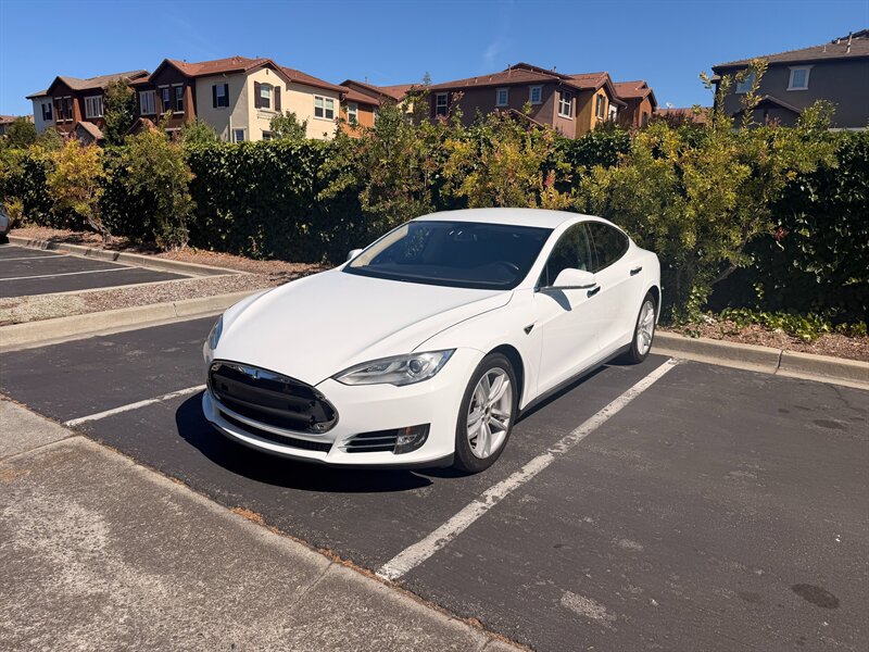 Used 2014 Tesla Model S 60 RWD image 1