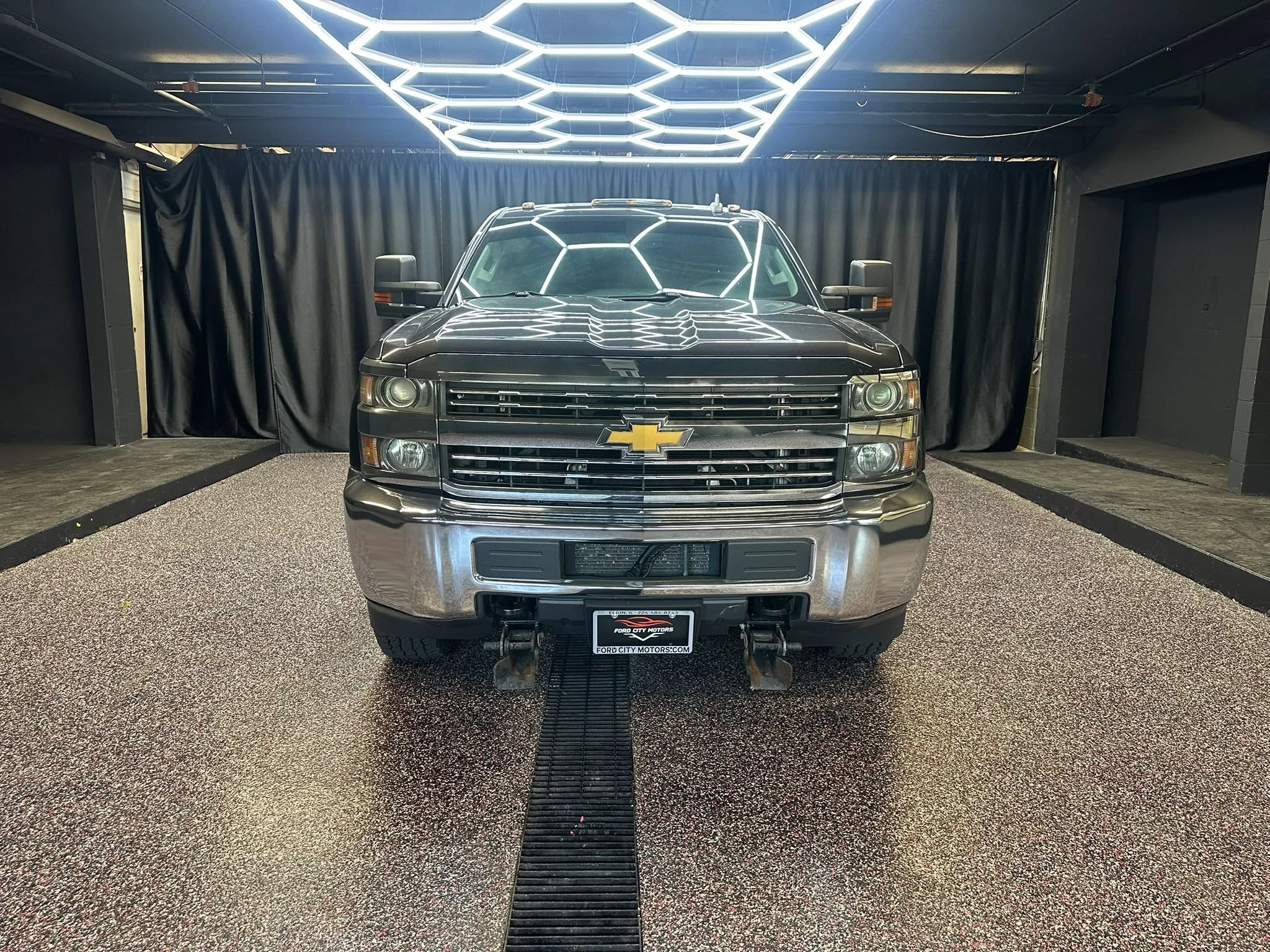 Used 2016 Chevrolet Silverado 2500 W/T w/ WT Convenience Package AWD/4WD image 2