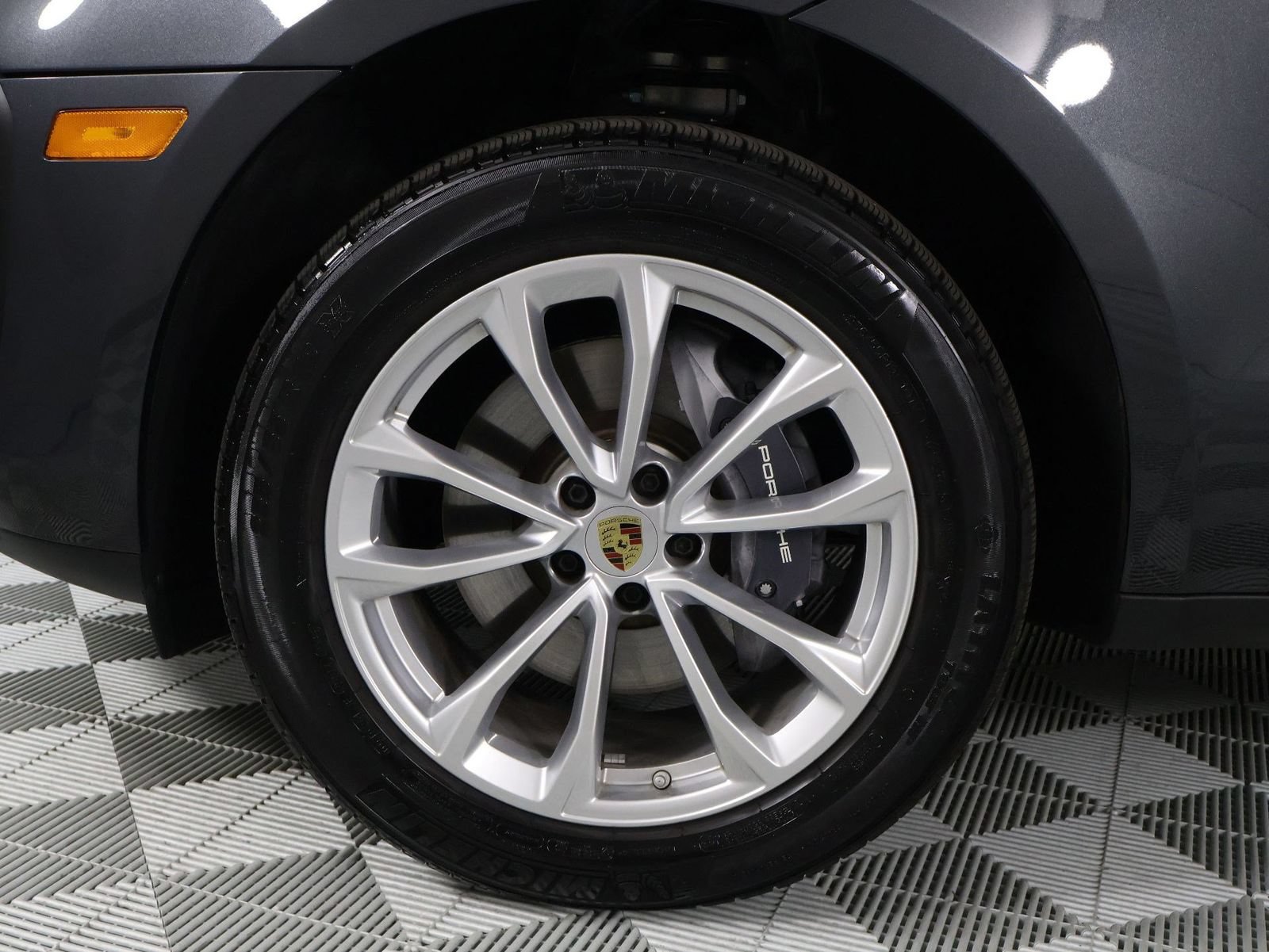 Certified 2026 Porsche Macan AWD/4WD image 30