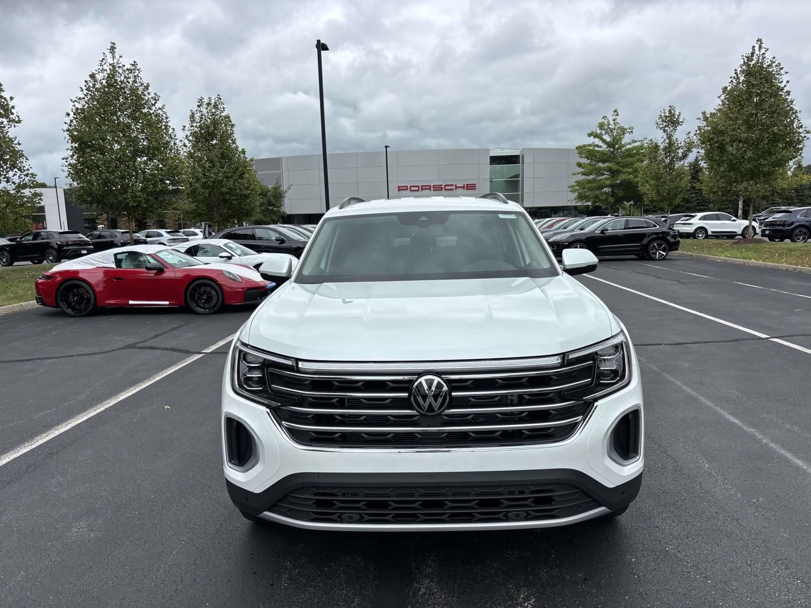 New 2026 Volkswagen Atlas SE image 2