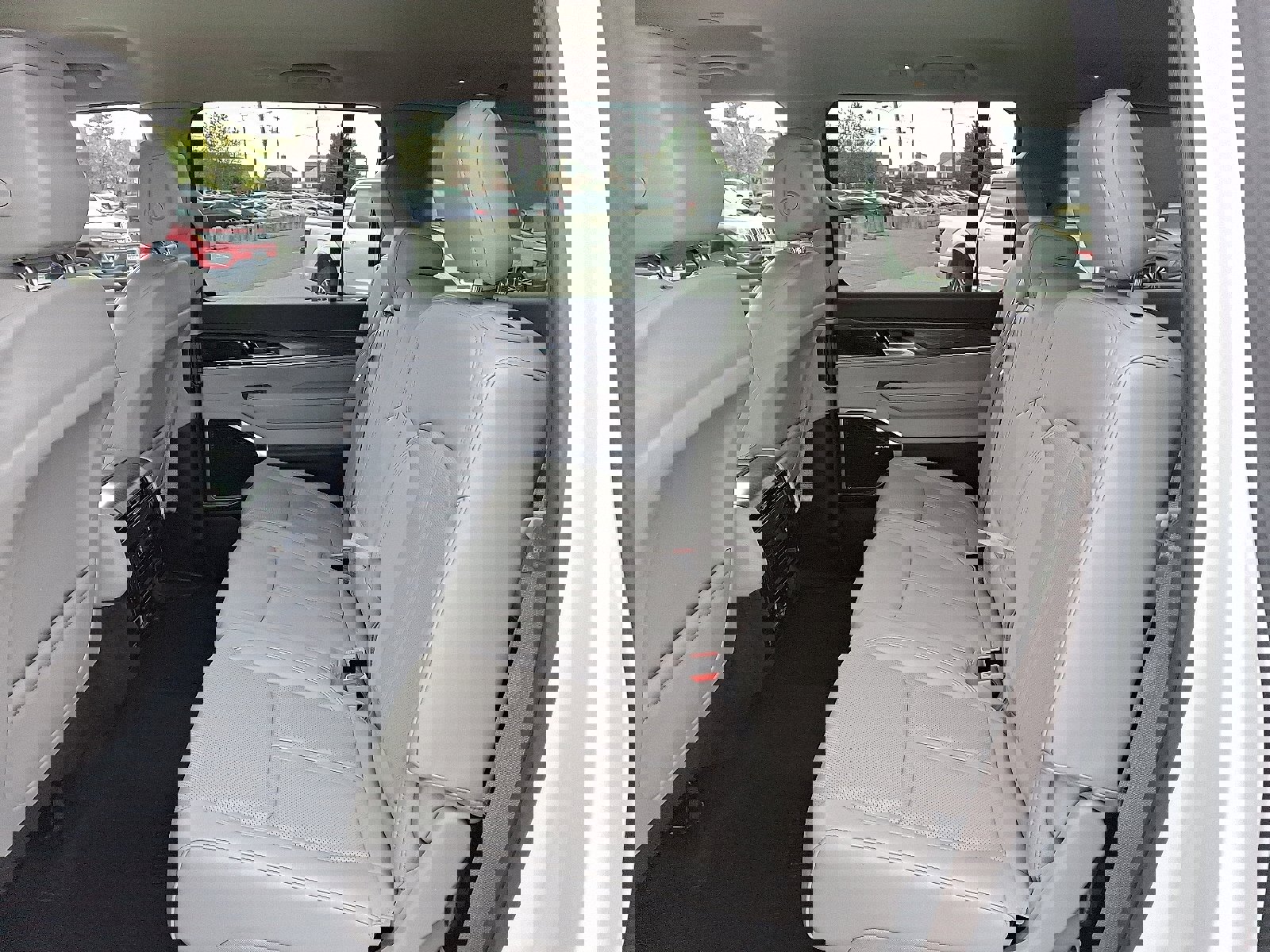 Used 2023 Jeep Wagoneer L Series II image 11