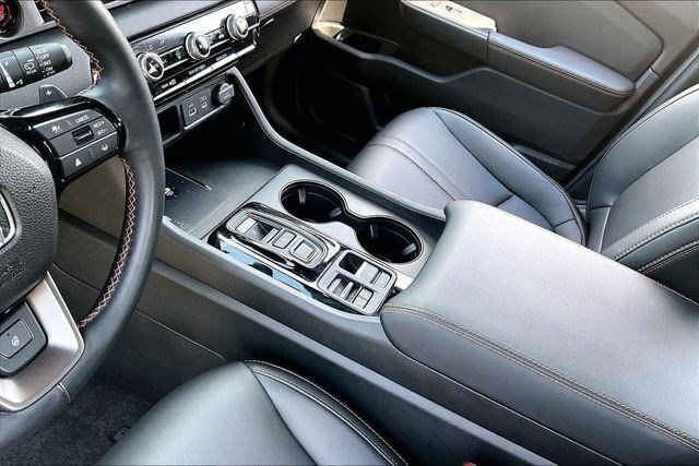Certified 2025 Honda Pilot TrailSport image 17