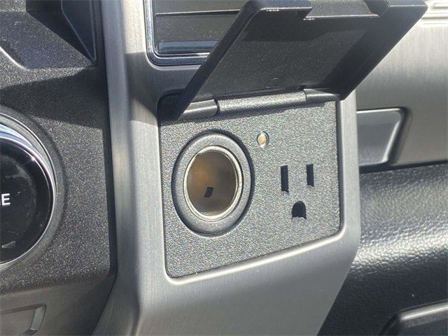 Certified 2018 Ford F250 Platinum w/ FX4 Off-Road Package image 25