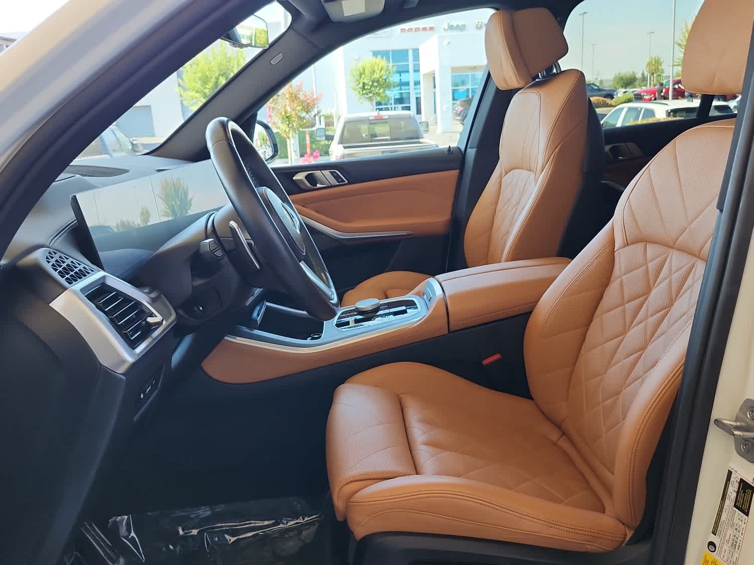 Used 2024 BMW X5 xDrive40i w/ M Sport Package AWD/4WD image 14
