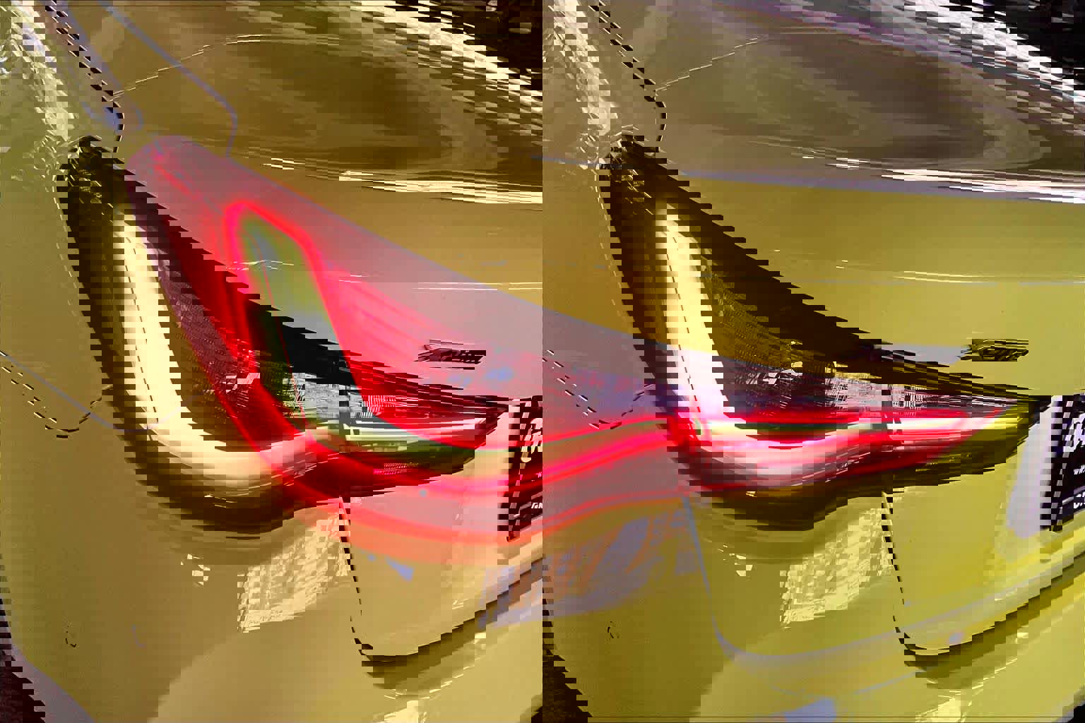 Used 2023 BMW M4 xDrive Competition w/ Executive Package image 27