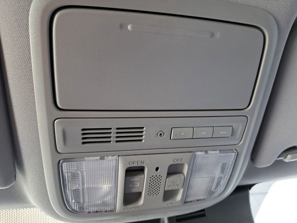 Used 2017 Honda Pilot Touring image 14