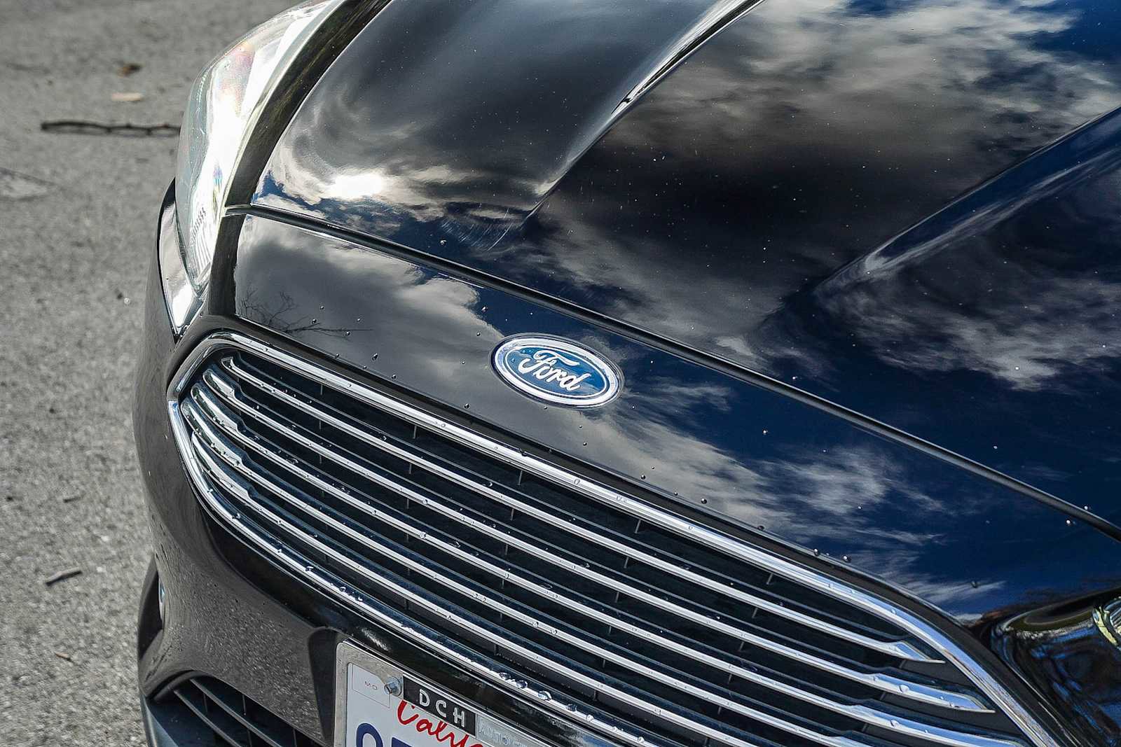 Used 2017 Ford Focus Titanium w/ Titanium Technology Package image 9