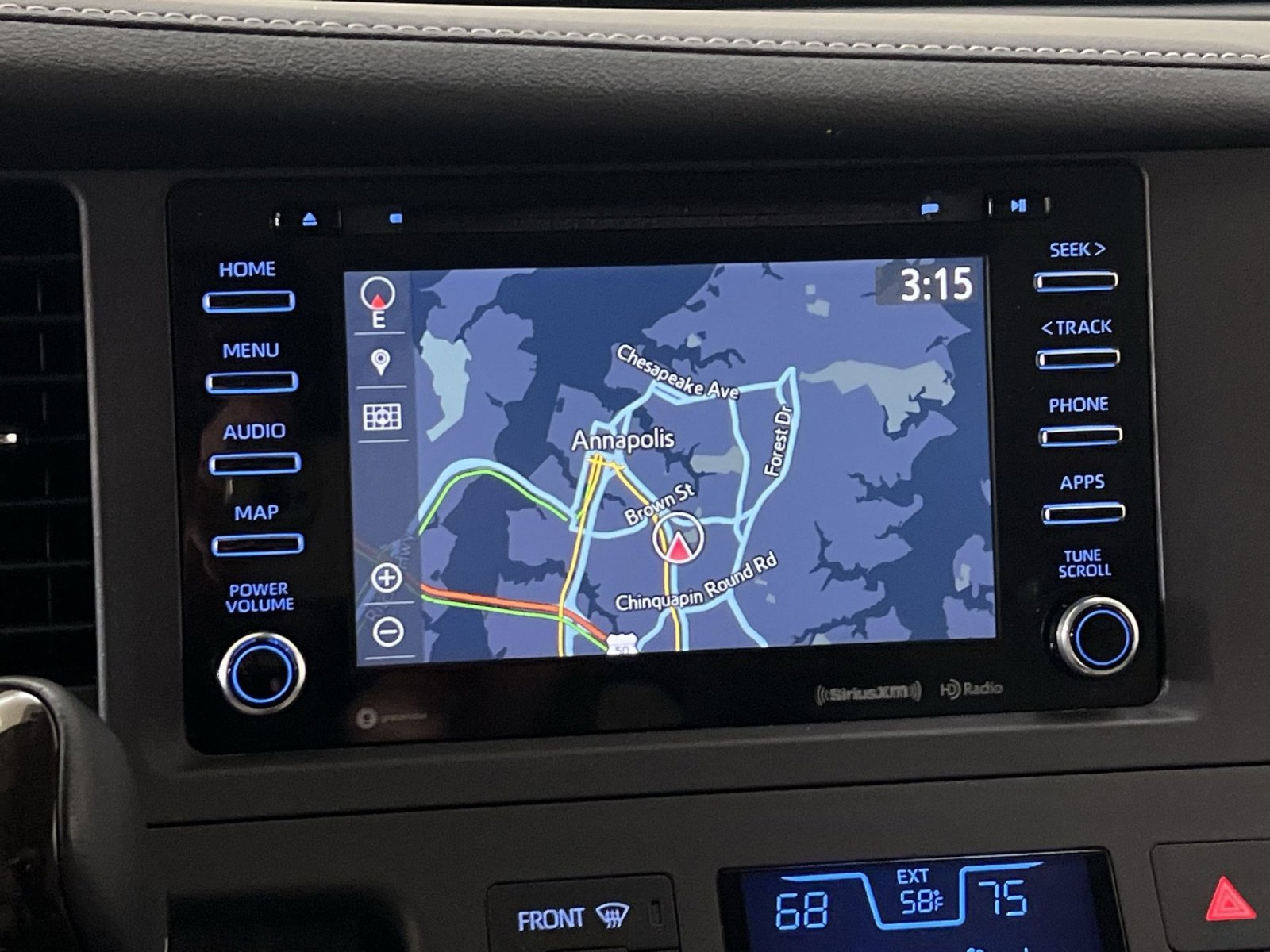 Used 2019 Toyota Sienna XLE w/ XLE Navigation Package image 18