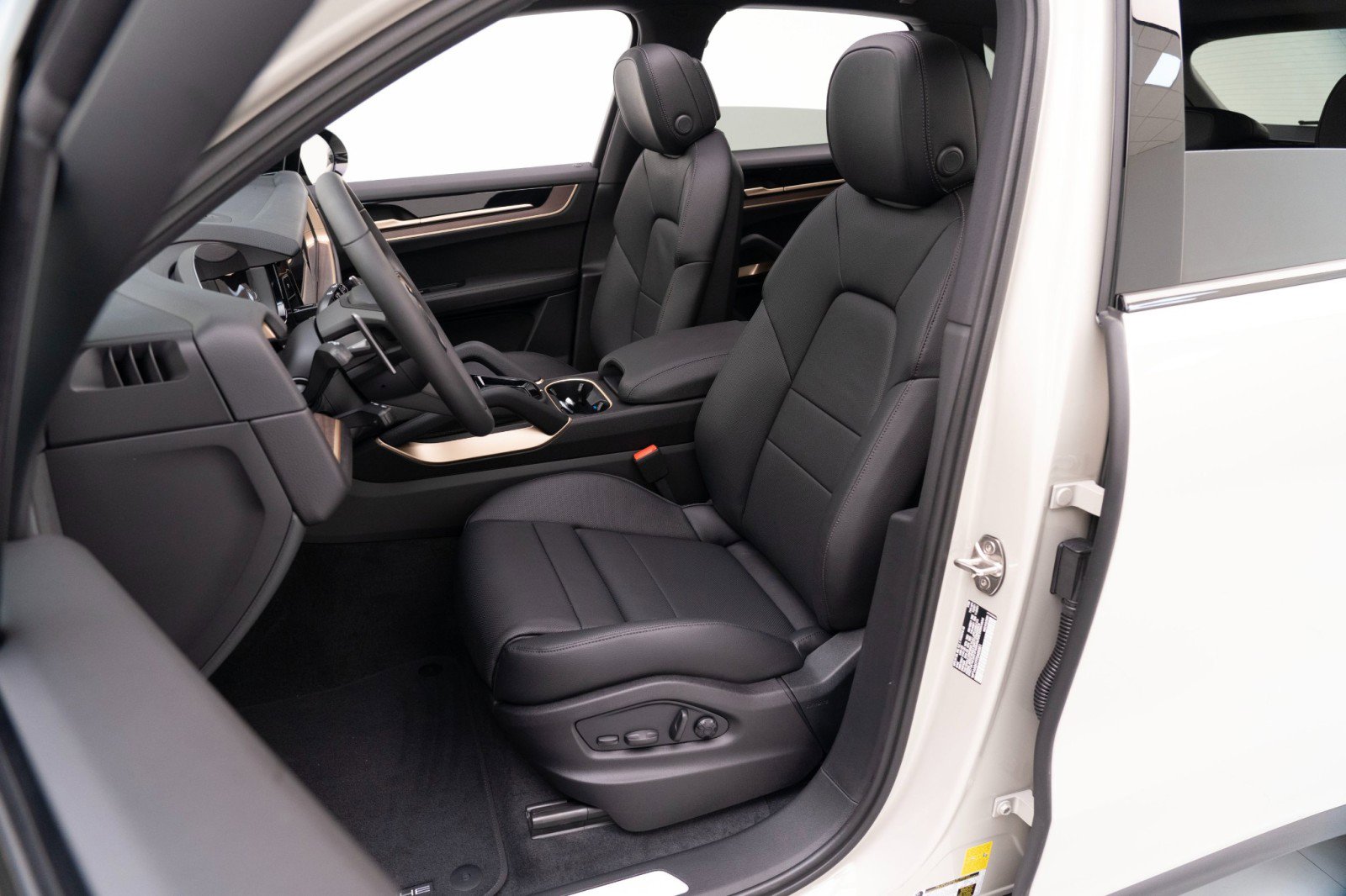 New 2026 Porsche Cayenne image 5
