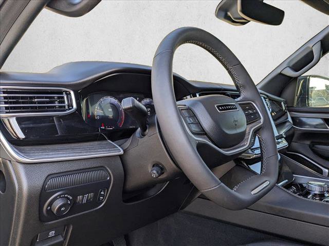 Used 2023 Jeep Wagoneer Series III w/ Rear Seat Video Group 1 image 9