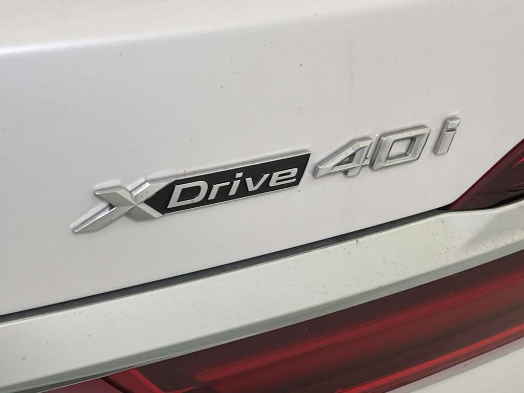 Used 2022 BMW X7 xDrive40i w/ Cold Weather Package AWD/4WD image 11