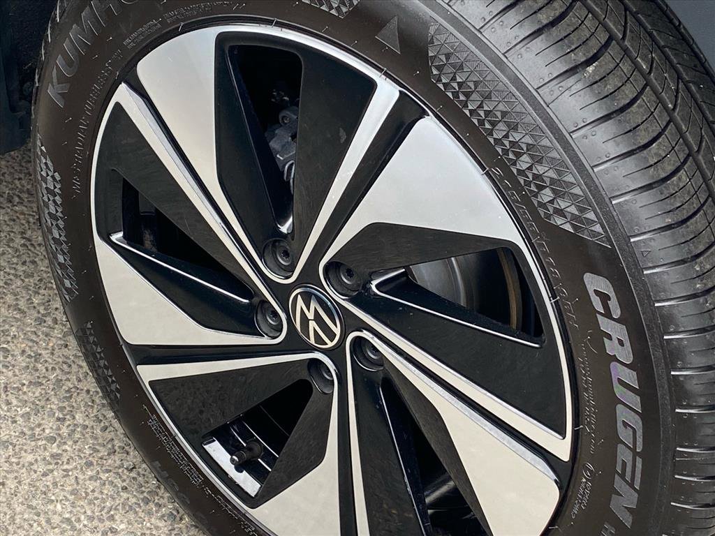 Used 2025 Volkswagen Taos SE image 22