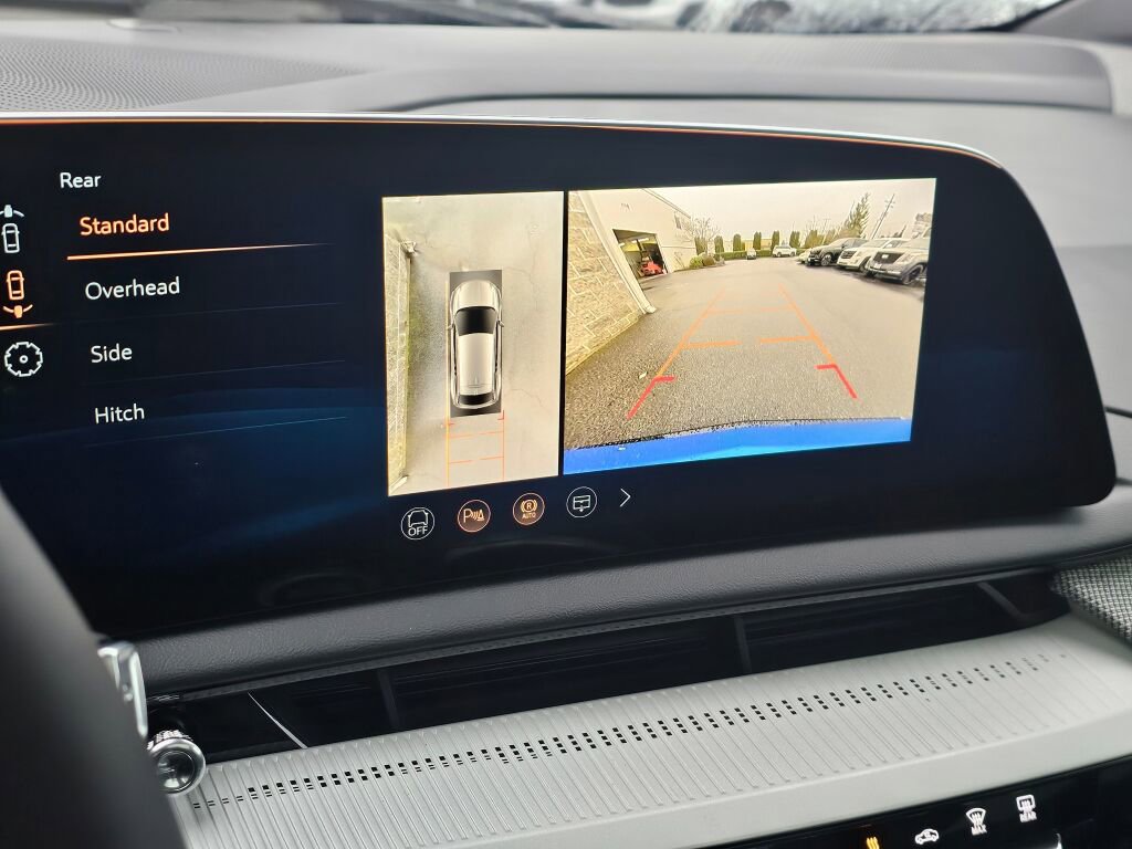 New 2026 Cadillac Optiq Luxury 1 image 38