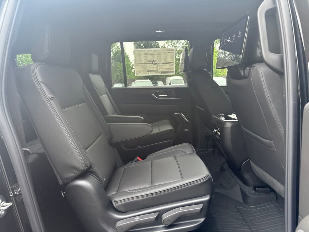 New 2026 GMC Yukon XL Denali w/ Denali Reserve Package AWD/4WD image 13