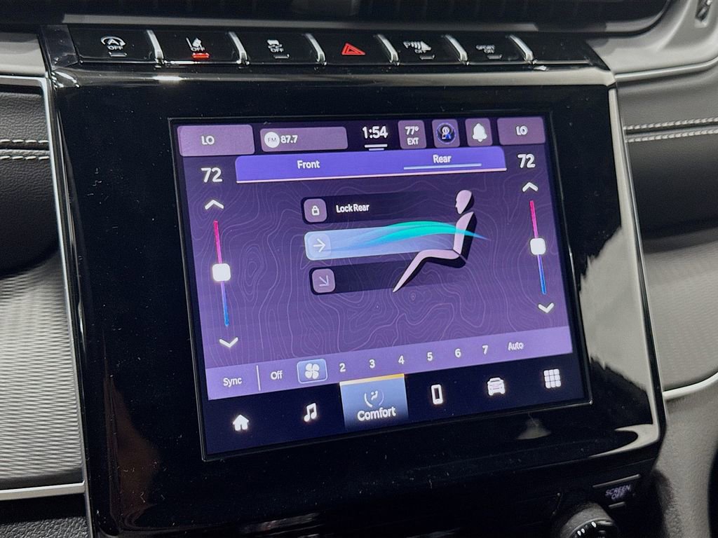 New 2025 Jeep Grand Cherokee L Laredo image 39