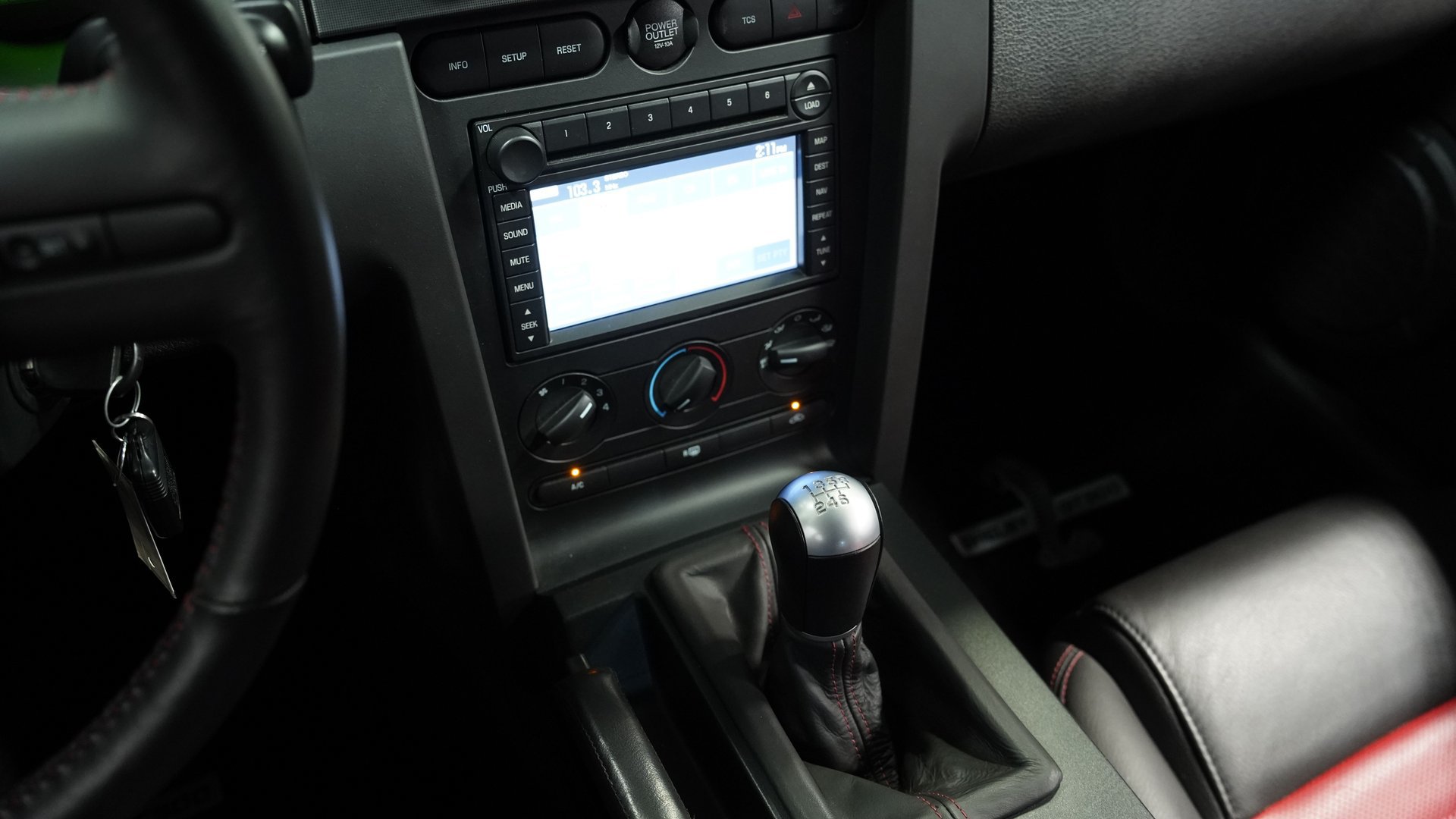 Used 2007 Ford Mustang Shelby GT500 RWD image 34