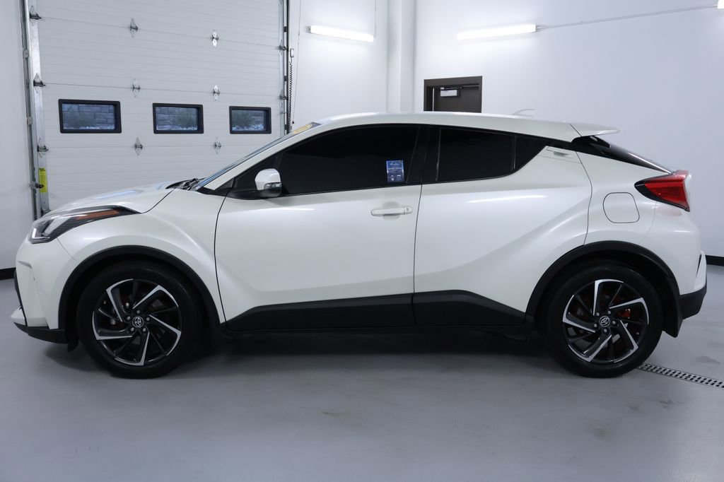 Used 2021 Toyota C-HR Limited image 4