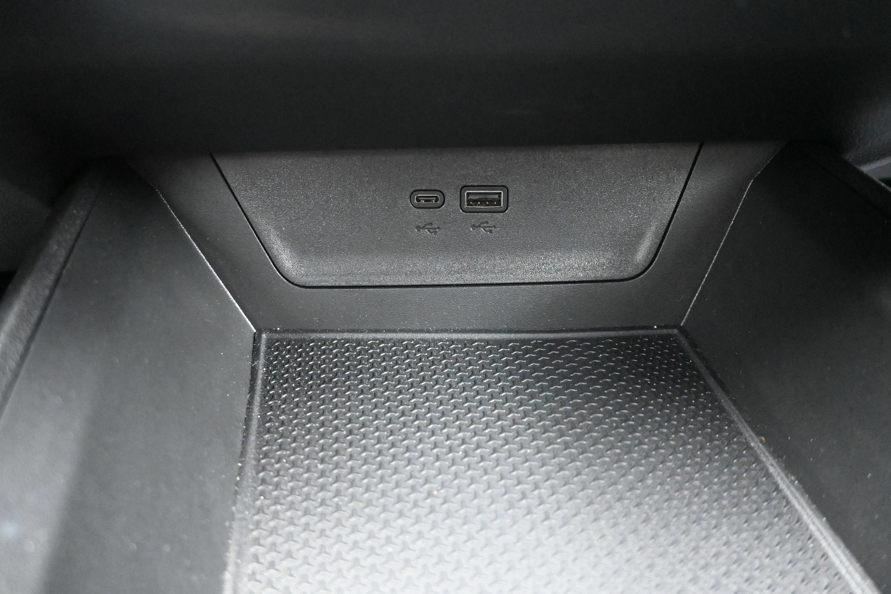 Used 2025 Chevrolet Equinox LT w/ Midnight Edition FWD image 21