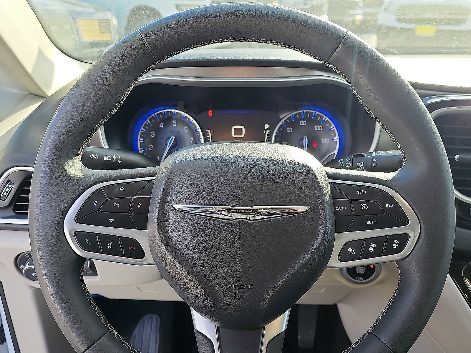 Used 2024 Chrysler Pacifica Touring-L image 22