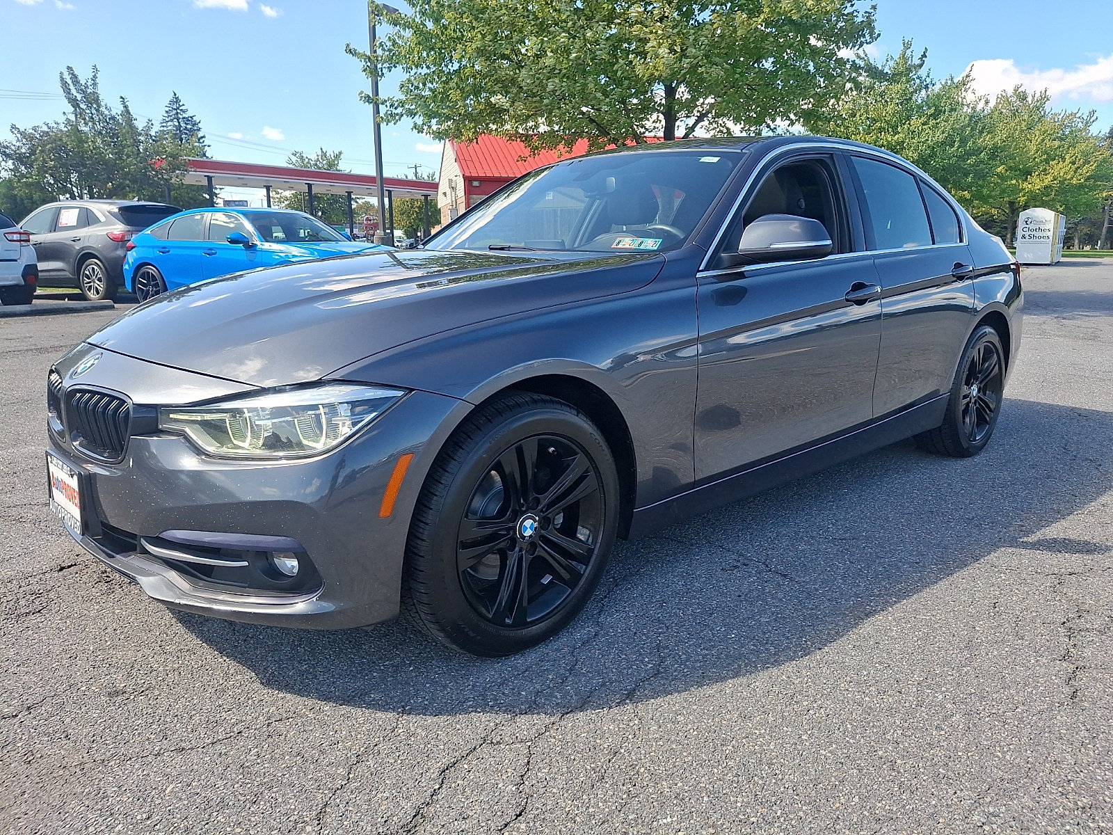 Used 2018 BMW 330i xDrive Sedan w/ Convenience Package AWD/4WD image 3