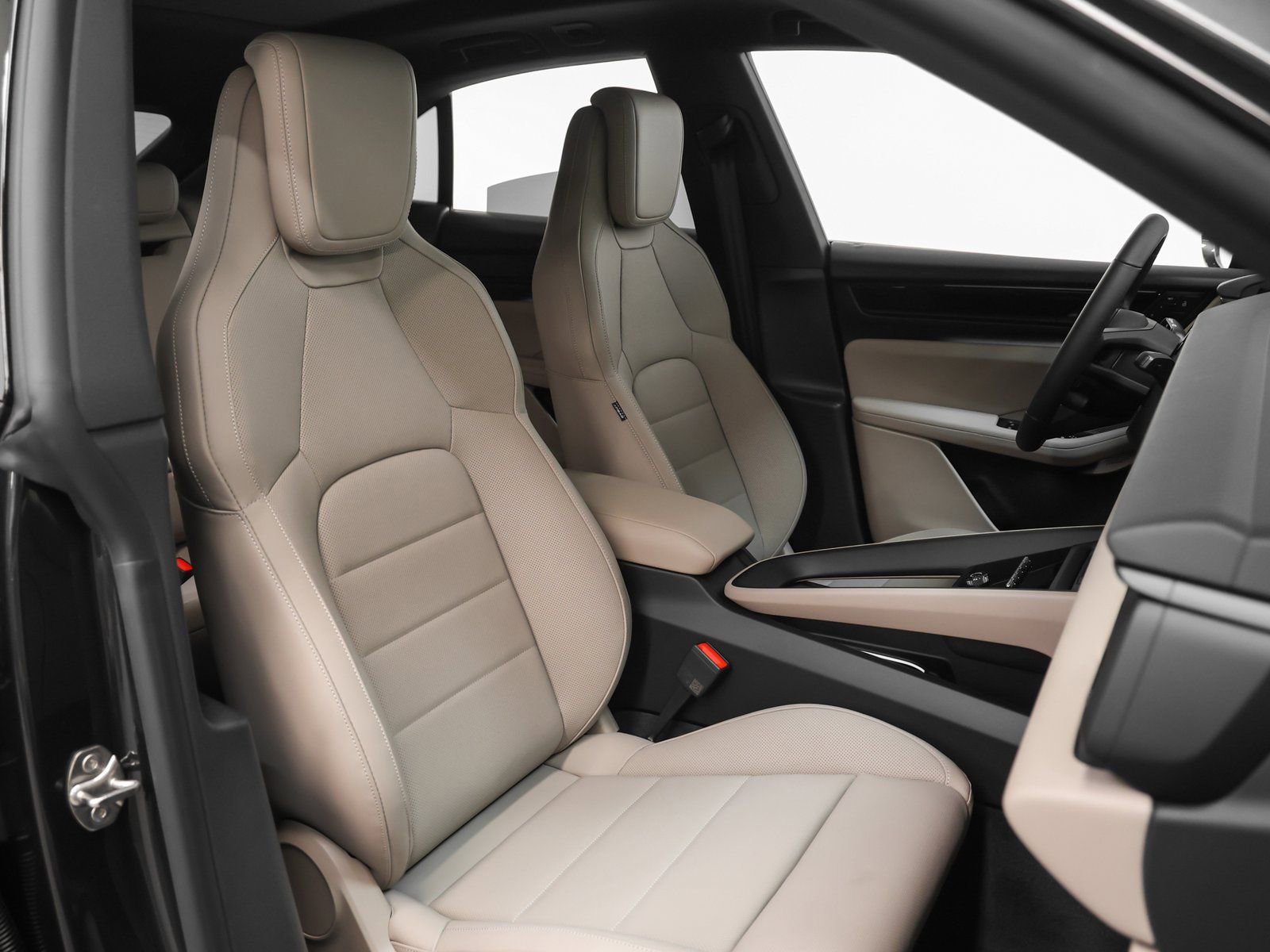 New 2026 Porsche Macan 4 Electric image 24