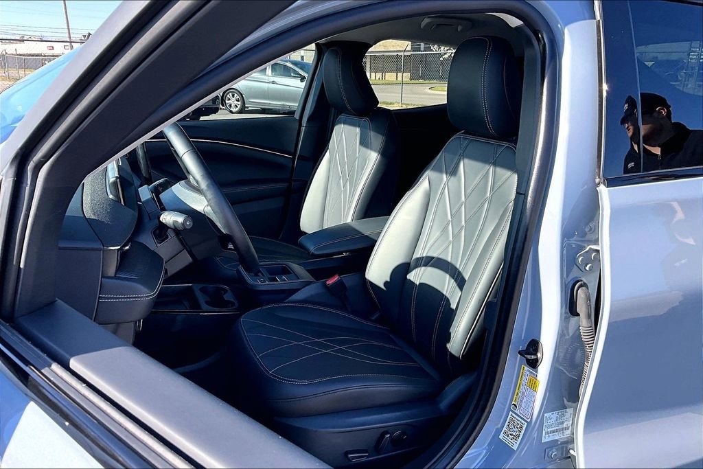 Used 2025 Ford Mustang Mach-E Select image 33