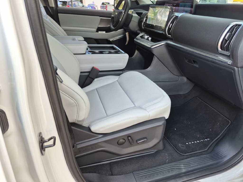 New 2027 Ford Expedition Max Platinum w/ Driver's Package AWD/4WD image 31
