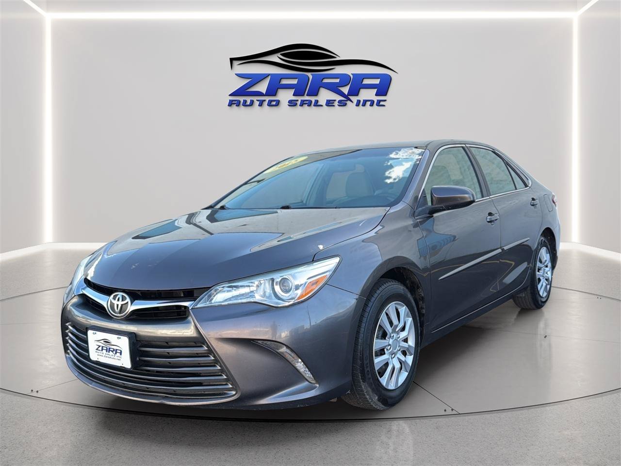 Used 2015 Toyota Camry LE FWD image 3