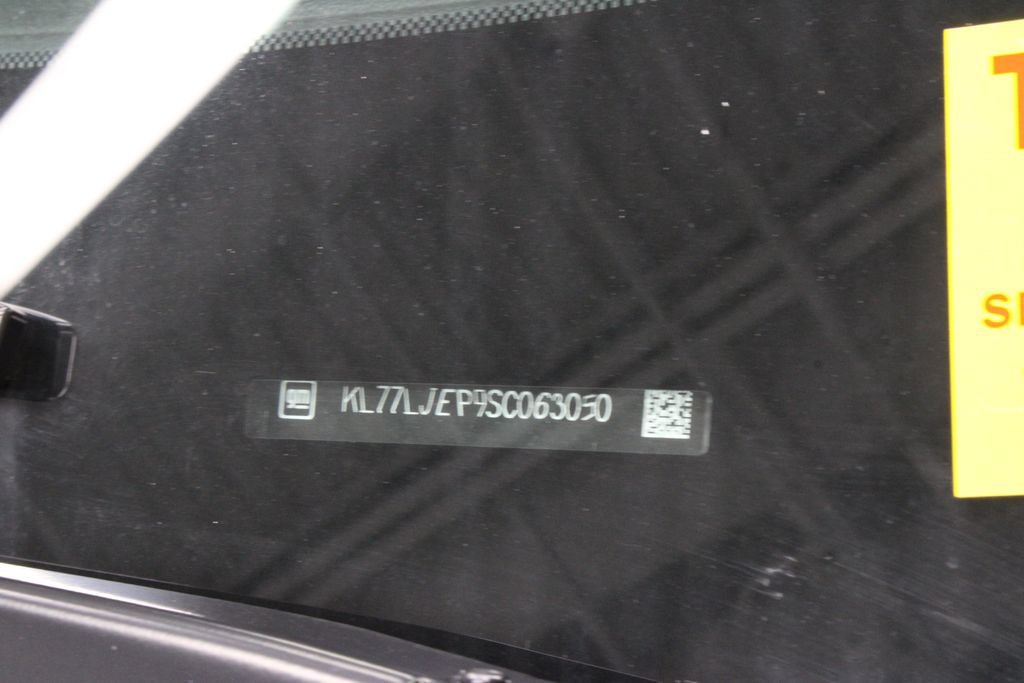 Used 2025 Chevrolet Trax RS w/ Driver Confidence Package FWD image 31