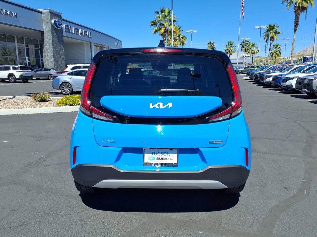 Used 2023 Kia Soul EX image 13