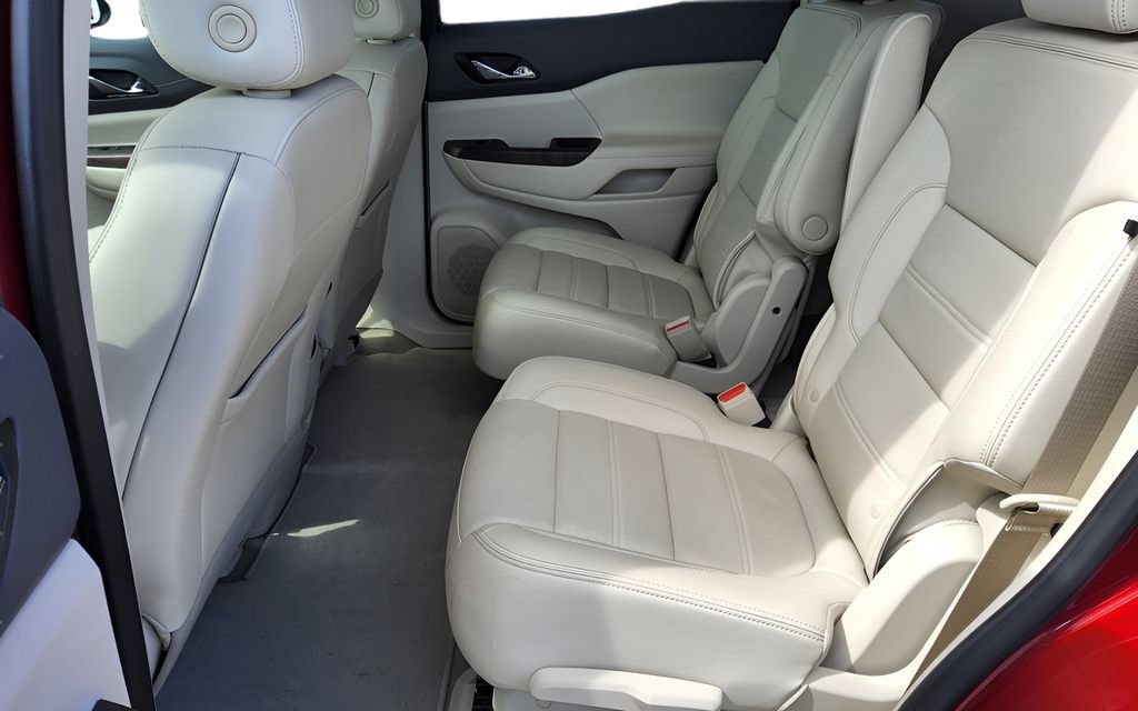 Used 2023 GMC Acadia Denali w/ Denali Technology Package AWD/4WD image 32