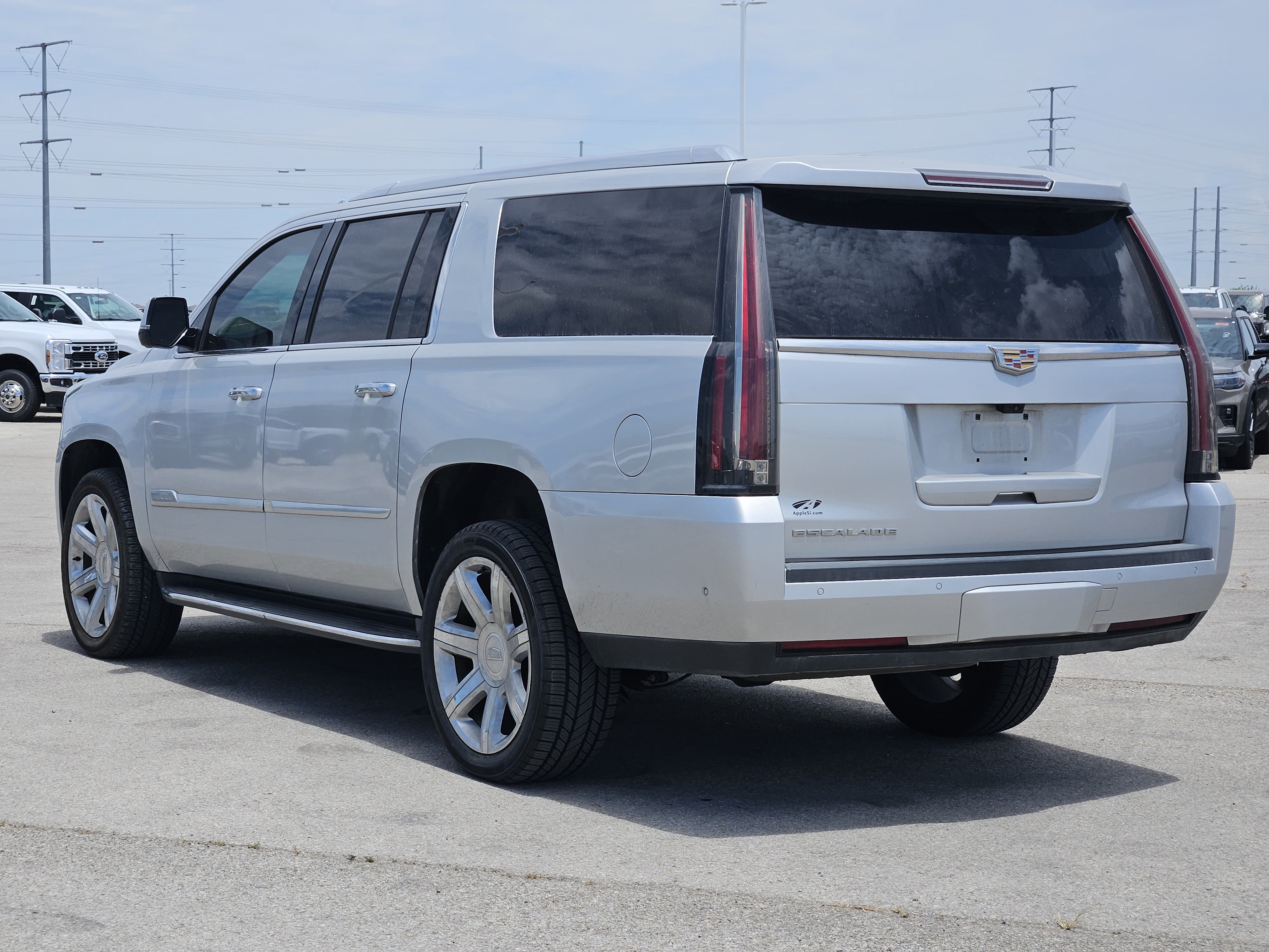 Used 2020 Cadillac Escalade ESV Luxury RWD image 7