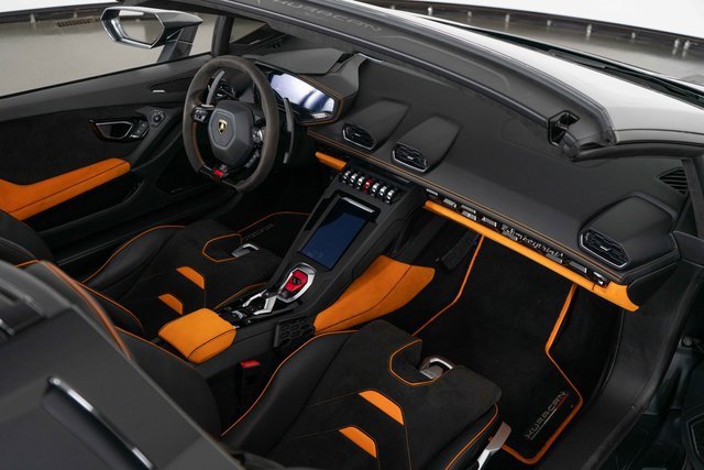 Used 2024 Lamborghini Huracan EVO image 25