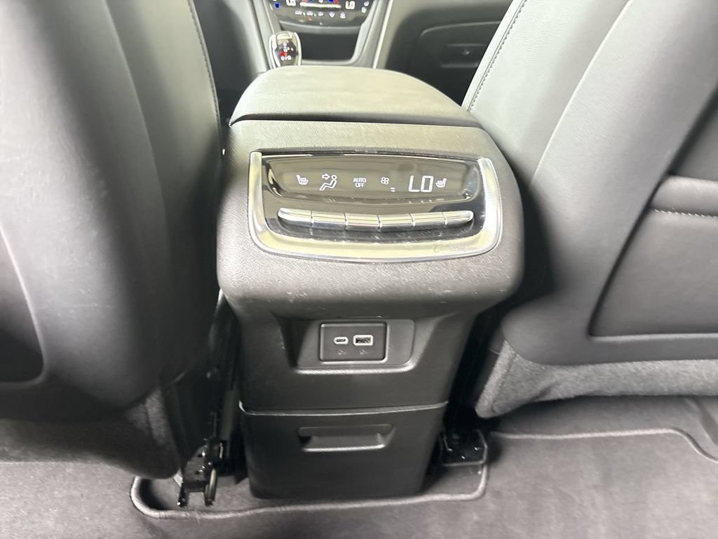 Certified 2025 Cadillac XT6 Premium Luxury AWD/4WD image 22