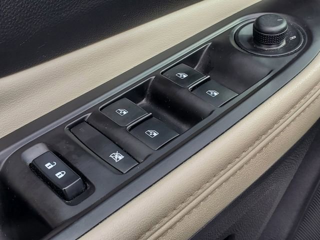 Used 2021 Buick Encore Preferred image 11