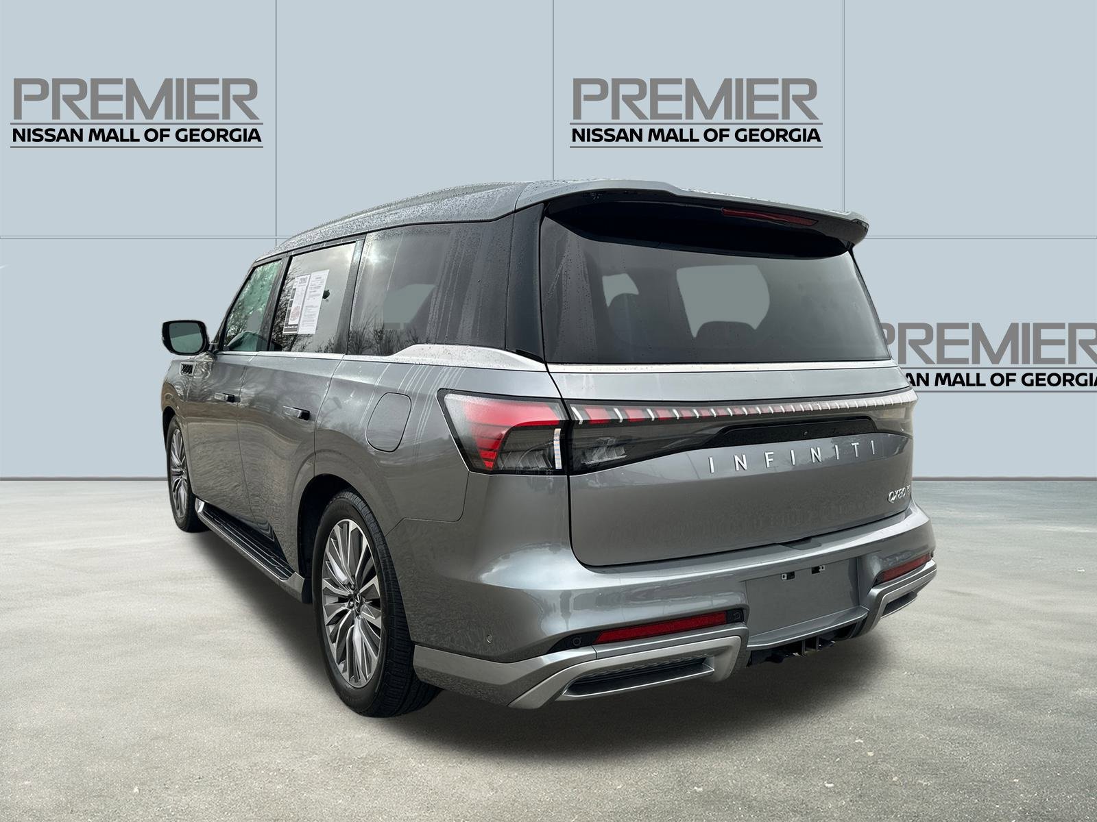 Used 2025 INFINITI QX80 Sensory image 7